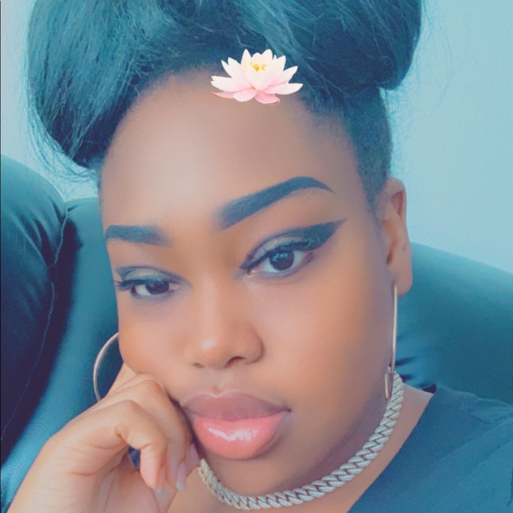 Meet your Posher, Brianna